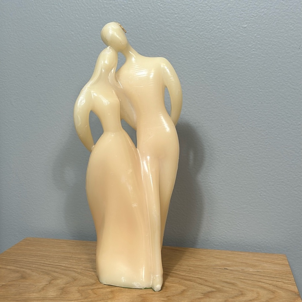 Candle Vintage loving couple sculpture  12”